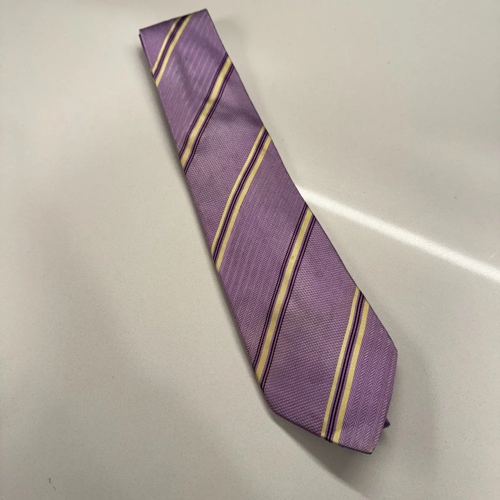 Banana Republic Tie 100% Silk Pink Stripe Gold Vintage Casual‎ Luxury Preppy